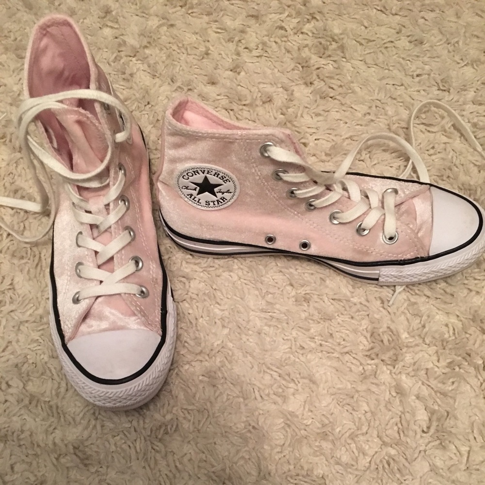 Velvet converse light pink hi tops